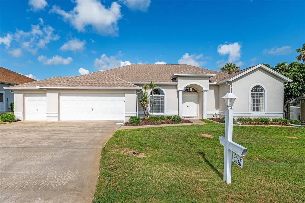 Active With Contract: $279,900 (3 beds, 2 baths, 1813 Square Feet)