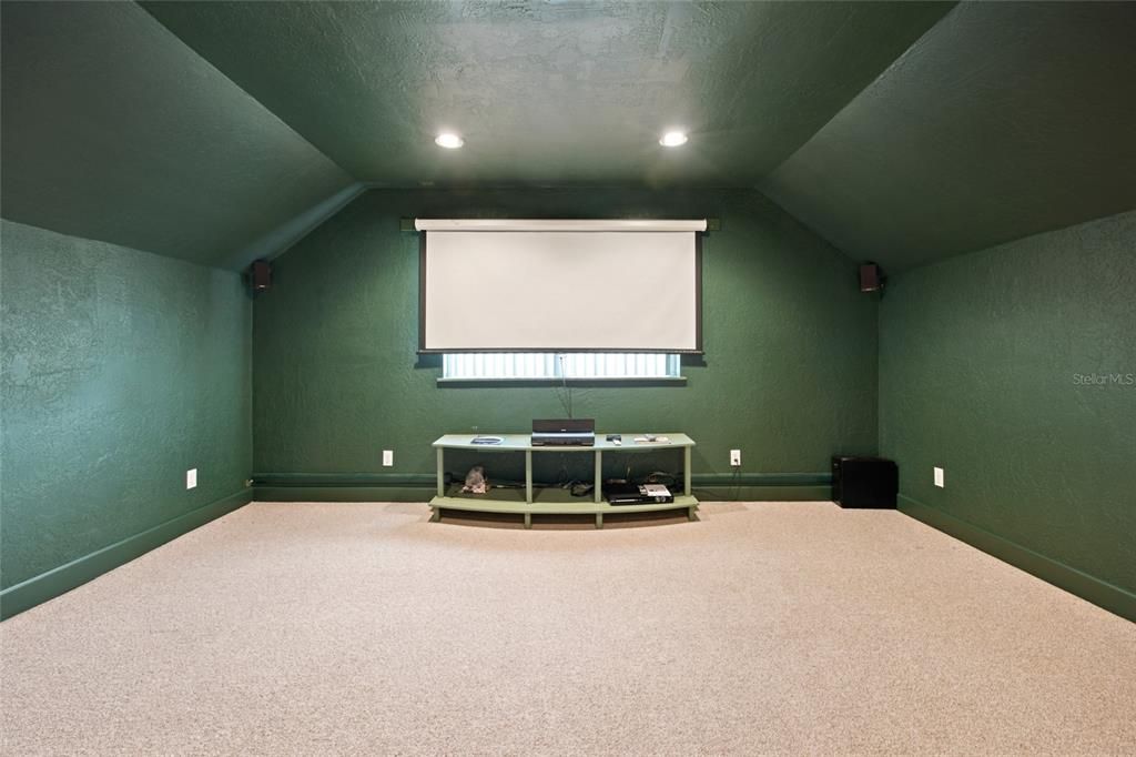 For Sale: $665,000 (4 beds, 3 baths, 3000 Square Feet)