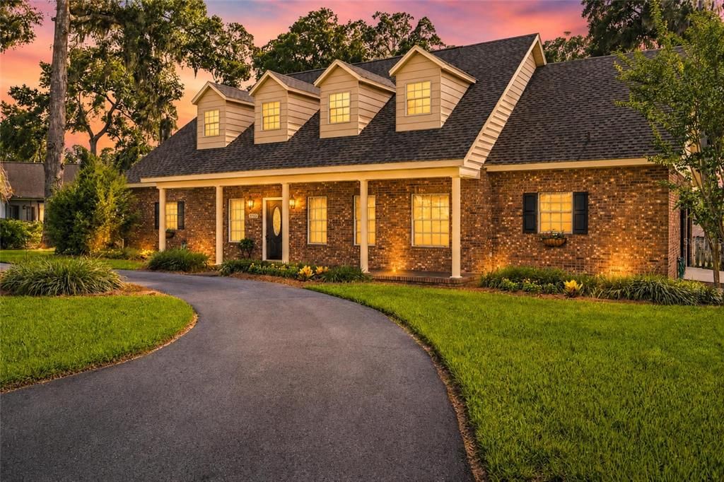 For Sale: $665,000 (4 beds, 3 baths, 3000 Square Feet)