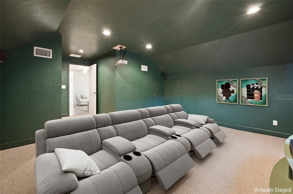 For Sale: $665,000 (4 beds, 3 baths, 3000 Square Feet)