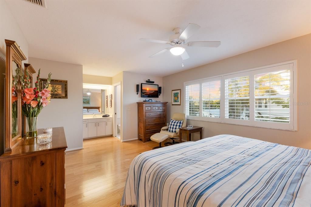 For Sale: $699,000 (3 beds, 3 baths, 1773 Square Feet)