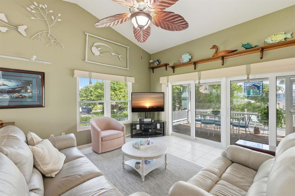 For Sale: $699,000 (3 beds, 3 baths, 1773 Square Feet)