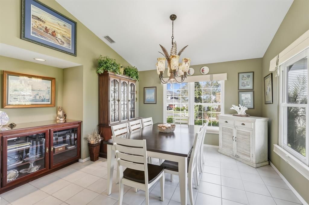 For Sale: $699,000 (3 beds, 3 baths, 1773 Square Feet)