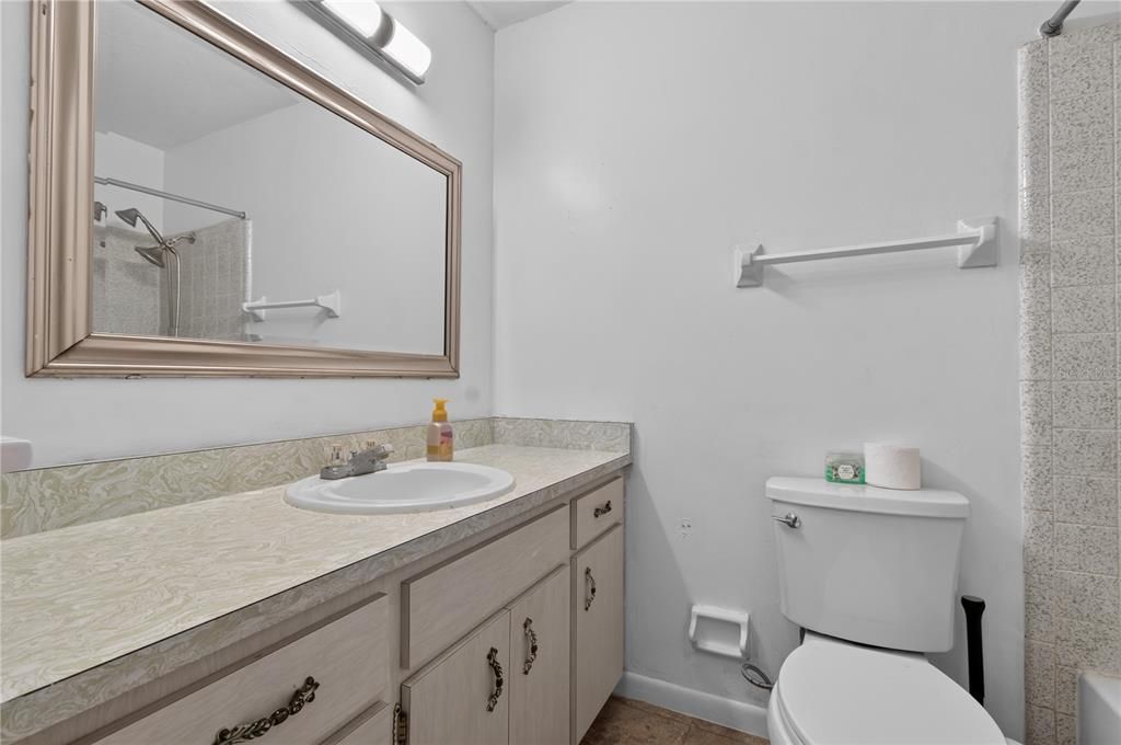 En Venta: $245,000 (3 camas, 2 baños, 1170 Pies cuadrados)