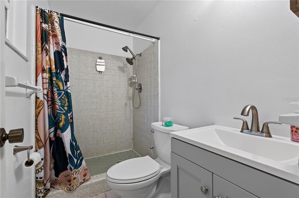 En Venta: $245,000 (3 camas, 2 baños, 1170 Pies cuadrados)