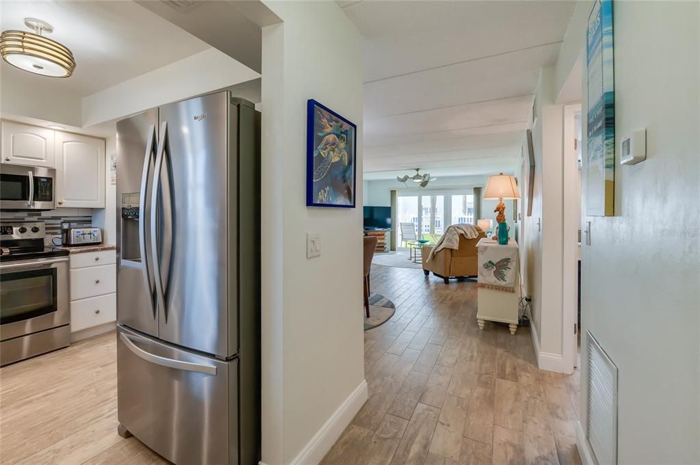 For Sale: $249,000 (2 beds, 2 baths, 1175 Square Feet)