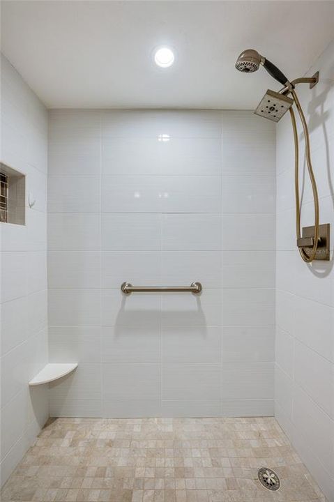 For Sale: $249,000 (2 beds, 2 baths, 1175 Square Feet)
