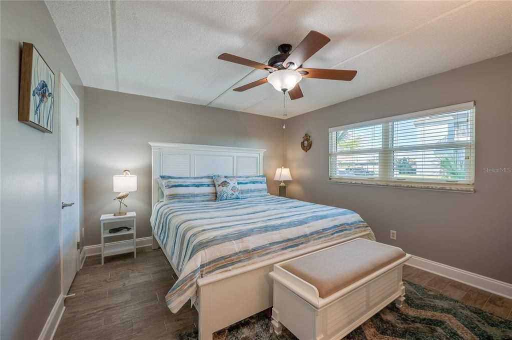 For Sale: $249,000 (2 beds, 2 baths, 1175 Square Feet)
