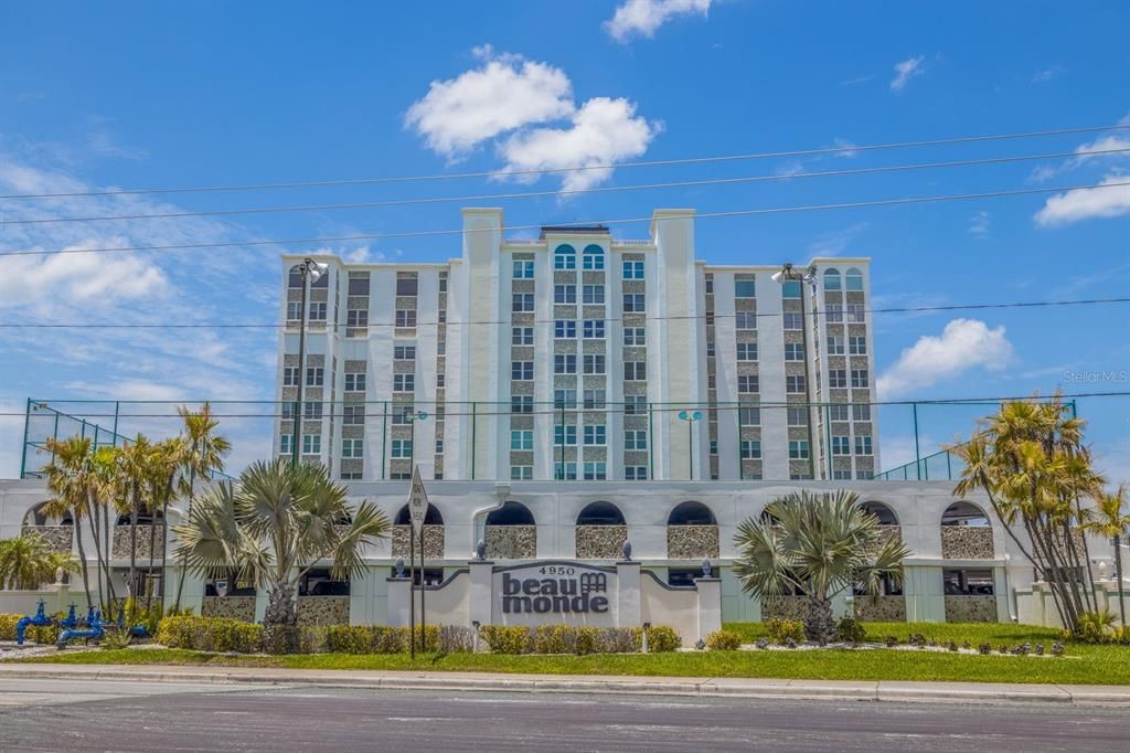 For Rent: $4,500 (2 beds, 2 baths, 1500 Square Feet)