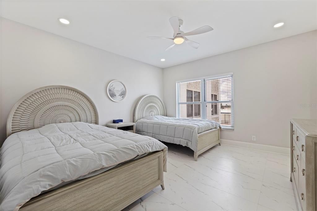 For Rent: $4,500 (2 beds, 2 baths, 1500 Square Feet)