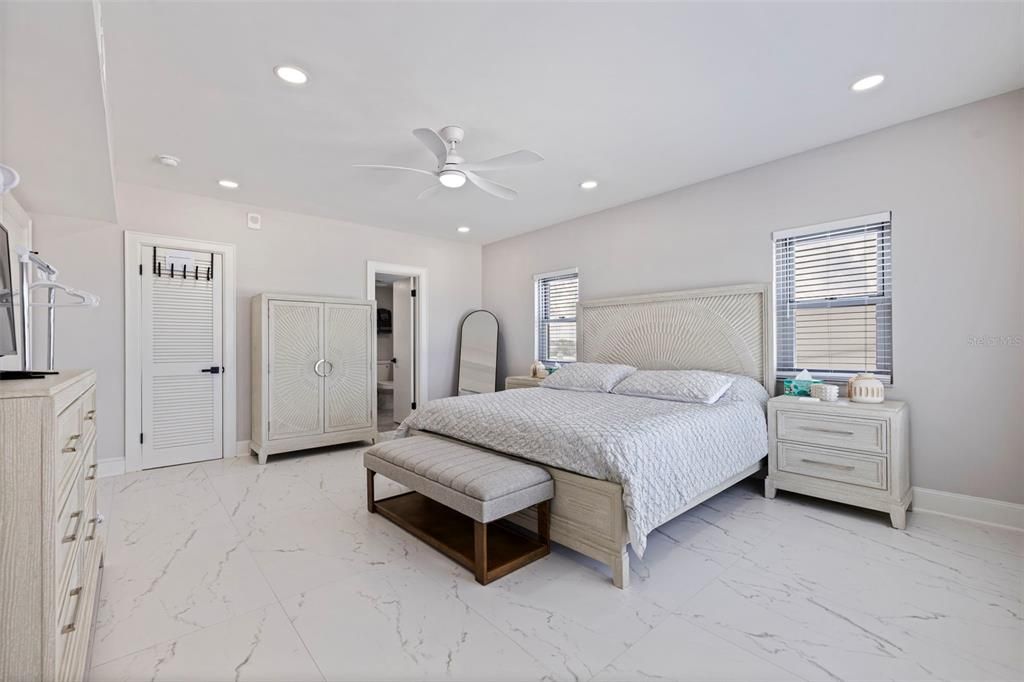 For Rent: $4,500 (2 beds, 2 baths, 1500 Square Feet)