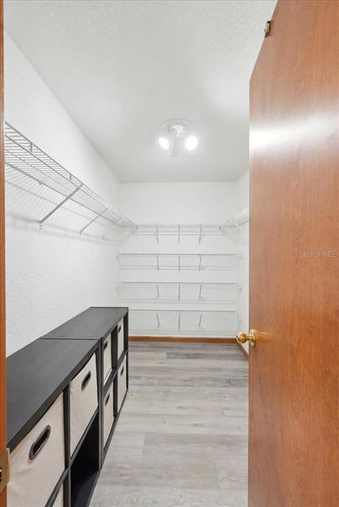 Под контрактом: $399,000 (3 спален, 2 ванн, 1518 Квадратных фут)