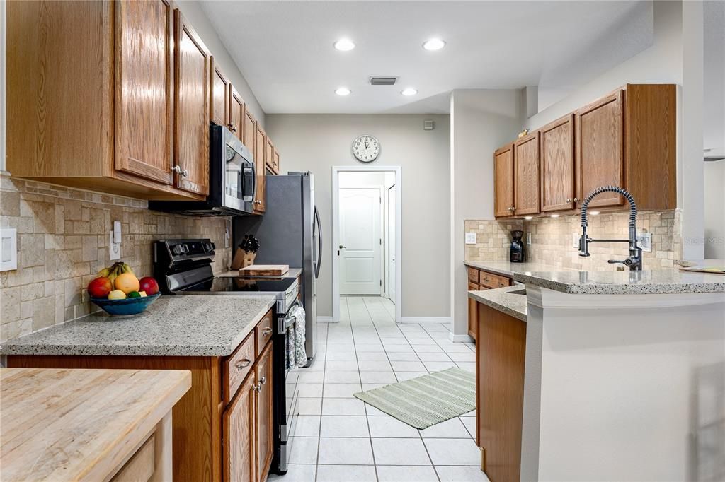 En Venta: $374,999 (3 camas, 2 baños, 1996 Pies cuadrados)