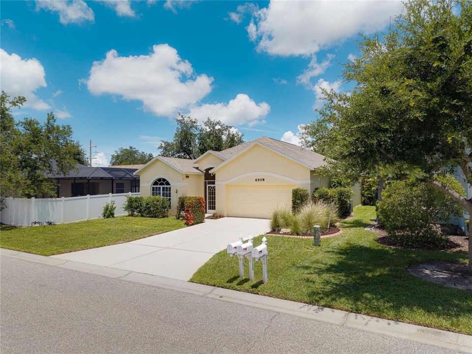 En Venta: $374,999 (3 camas, 2 baños, 1996 Pies cuadrados)