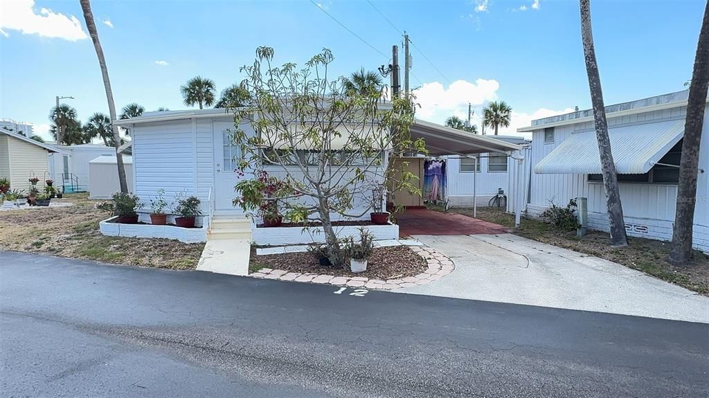 For Sale: $79,000 (1 beds, 1 baths, 550 Square Feet)