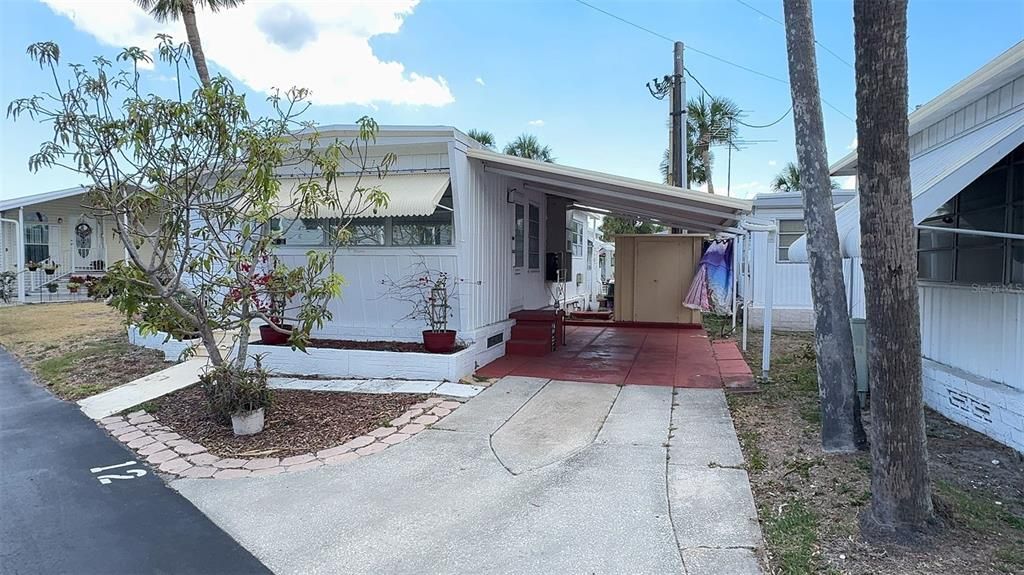 For Sale: $79,000 (1 beds, 1 baths, 550 Square Feet)