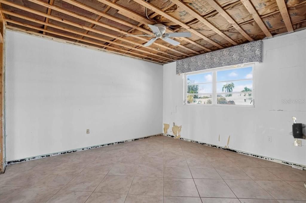 For Sale: $599,900 (2 beds, 2 baths, 1047 Square Feet)