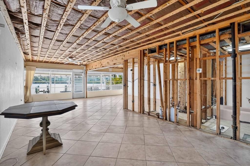 For Sale: $599,900 (2 beds, 2 baths, 1047 Square Feet)