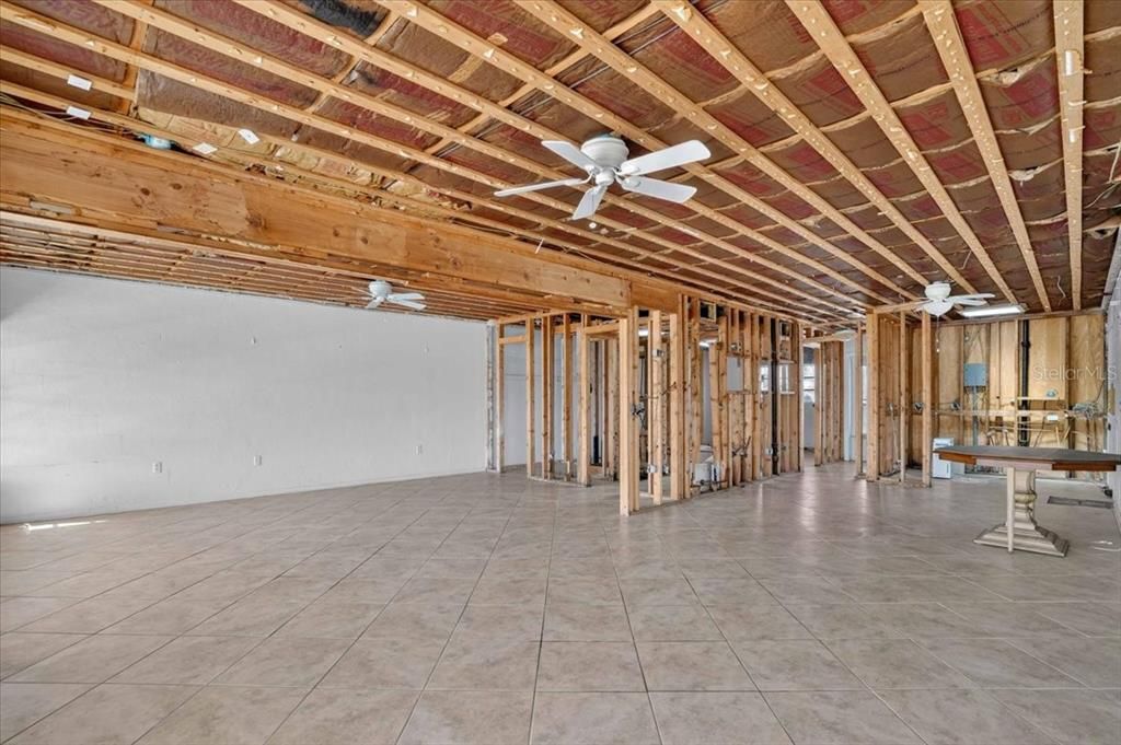 For Sale: $599,900 (2 beds, 2 baths, 1047 Square Feet)