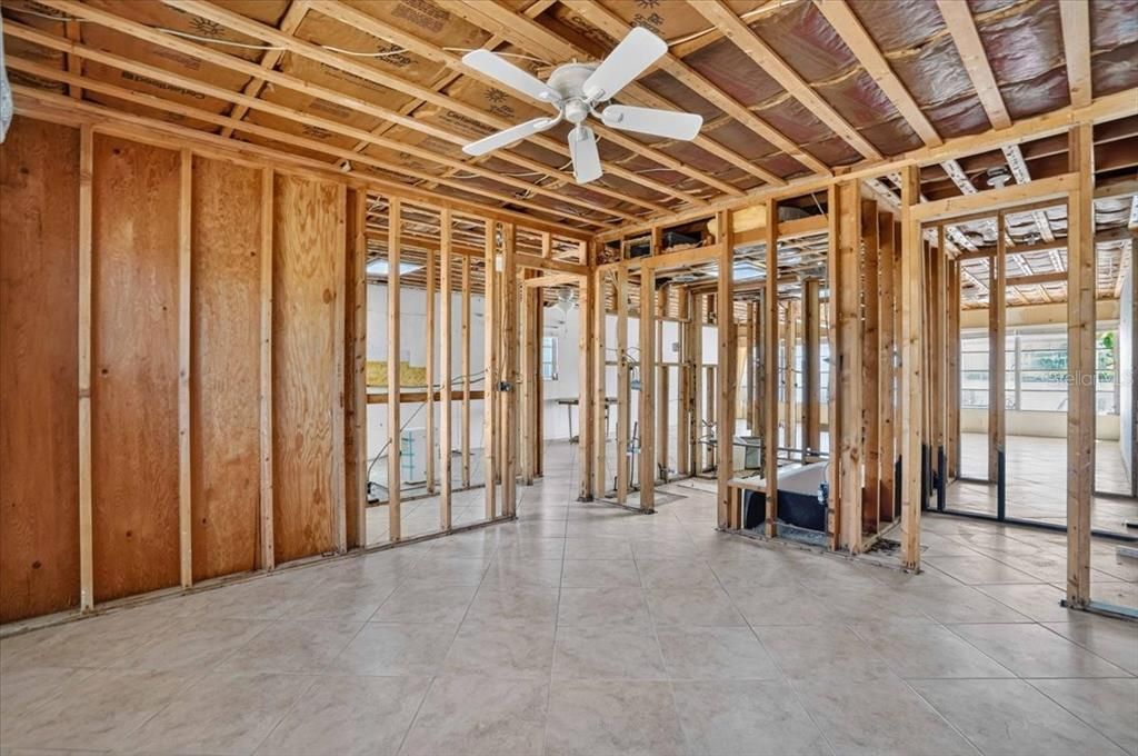 For Sale: $599,900 (2 beds, 2 baths, 1047 Square Feet)