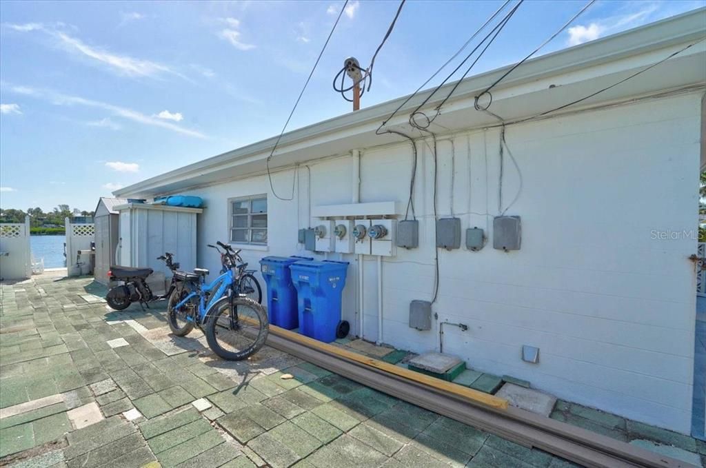 For Sale: $599,900 (2 beds, 2 baths, 1047 Square Feet)