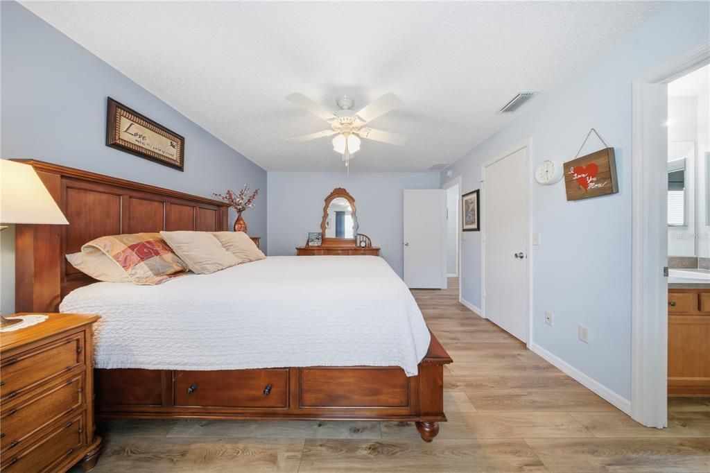 For Rent: $2,000 (2 beds, 2 baths, 1156 Square Feet)