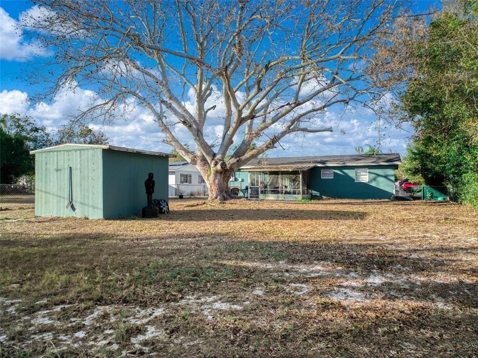 For Sale: $205,000 (3 beds, 2 baths, 1100 Square Feet)