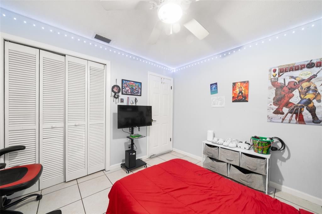 For Sale: $205,000 (3 beds, 2 baths, 1100 Square Feet)