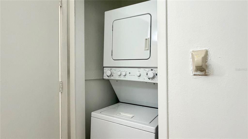 For Rent: $1,450 (2 beds, 2 baths, 938 Square Feet)