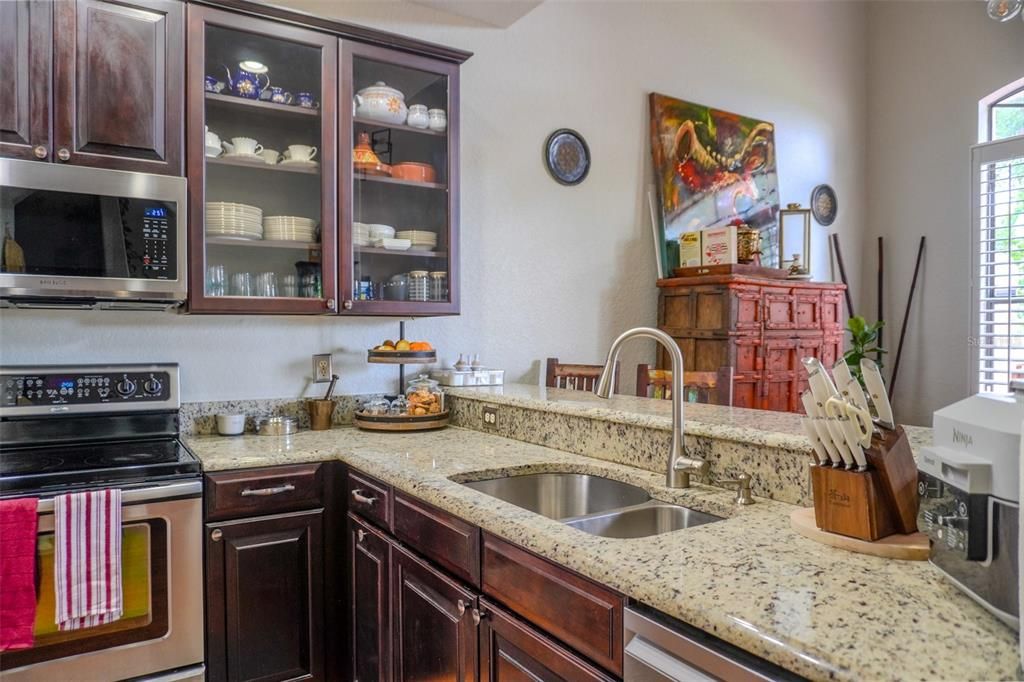 For Sale: $429,900 (3 beds, 2 baths, 1651 Square Feet)