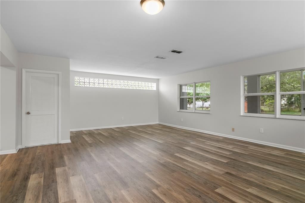 For Rent: $4,000 (3 beds, 2 baths, 1690 Square Feet)