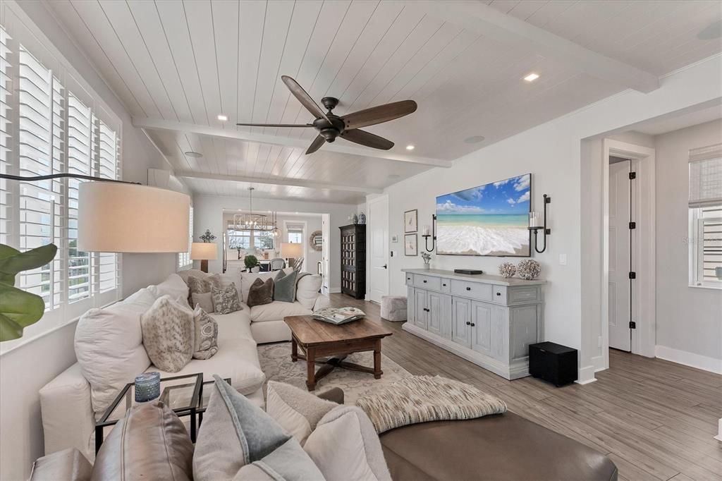For Sale: $1,495,000 (3 beds, 2 baths, 1678 Square Feet)