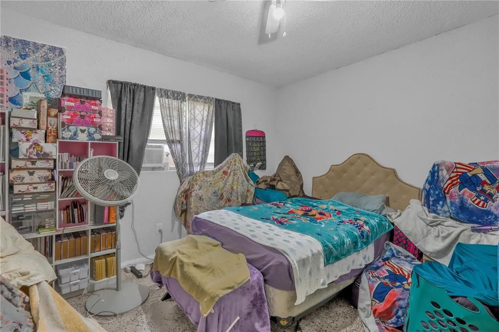 En Venta: $249,000 (3 camas, 0 baños, 1438 Pies cuadrados)