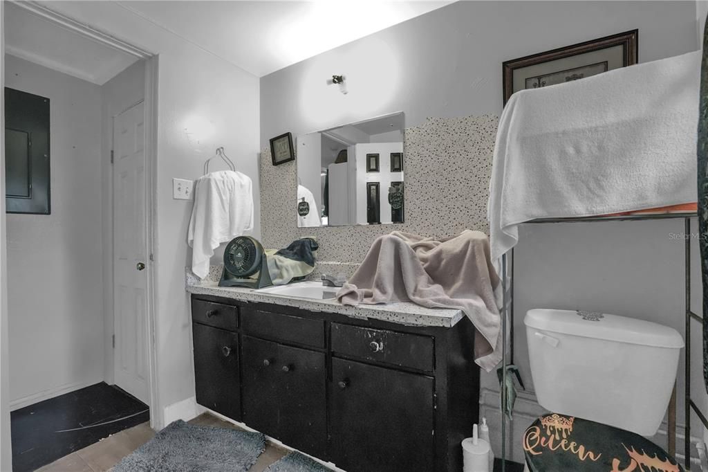 En Venta: $249,000 (3 camas, 0 baños, 1438 Pies cuadrados)