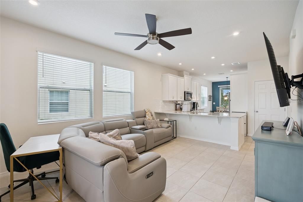 For Sale: $368,000 (3 beds, 2 baths, 1666 Square Feet)