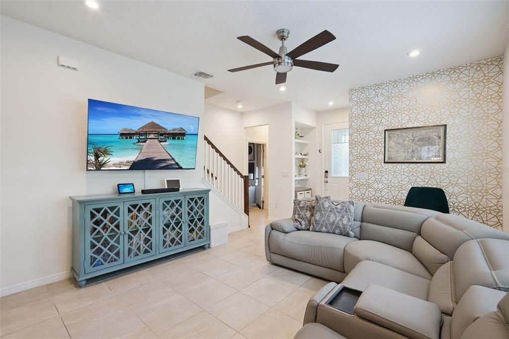 For Sale: $368,000 (3 beds, 2 baths, 1666 Square Feet)