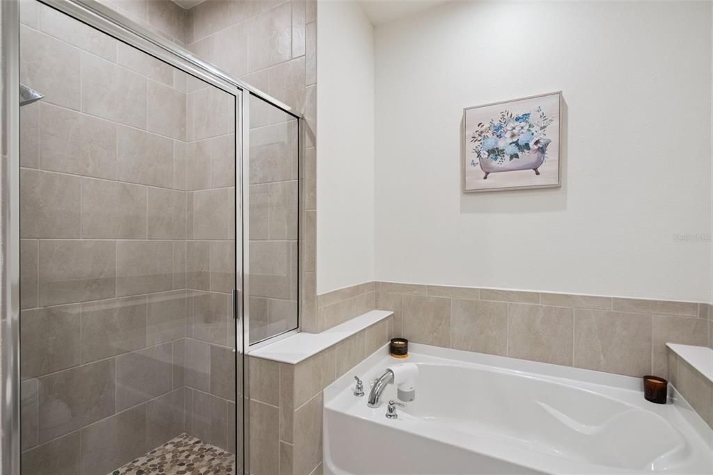 For Sale: $368,000 (3 beds, 2 baths, 1666 Square Feet)