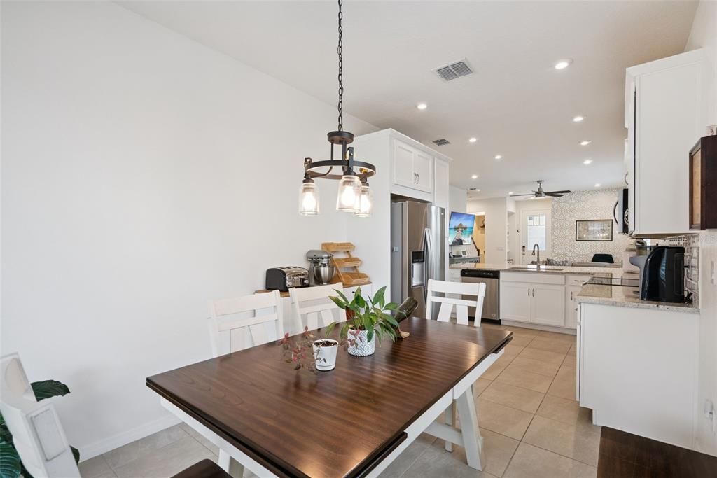 For Sale: $368,000 (3 beds, 2 baths, 1666 Square Feet)