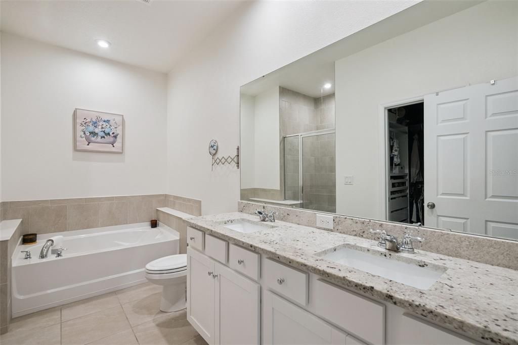 For Sale: $368,000 (3 beds, 2 baths, 1666 Square Feet)