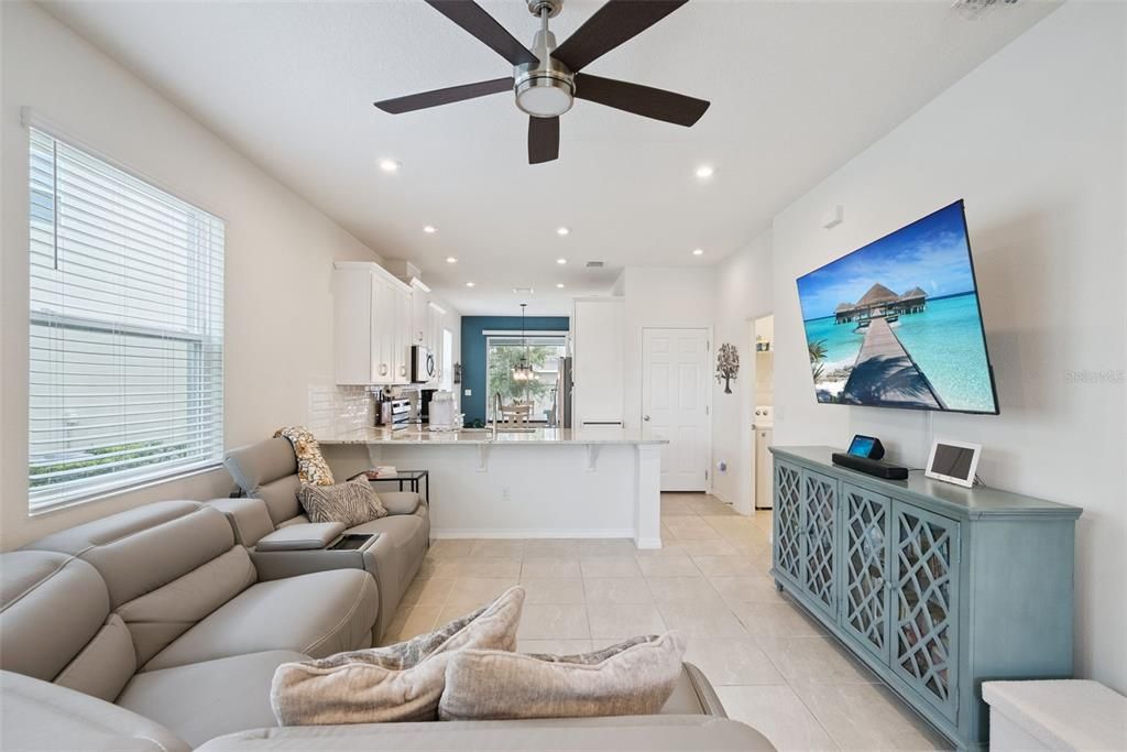 For Sale: $368,000 (3 beds, 2 baths, 1666 Square Feet)