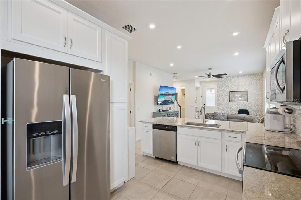For Sale: $368,000 (3 beds, 2 baths, 1666 Square Feet)