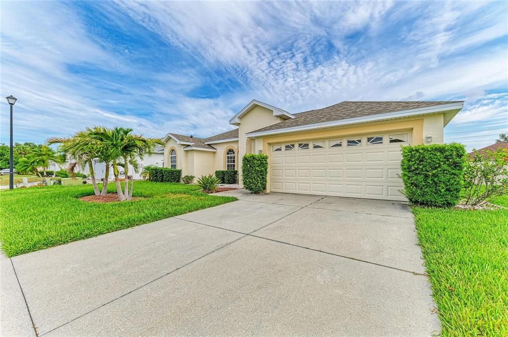 For Sale: $475,000 (3 beds, 2 baths, 1811 Square Feet)