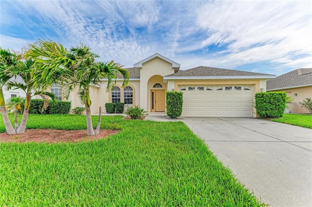 For Sale: $475,000 (3 beds, 2 baths, 1811 Square Feet)