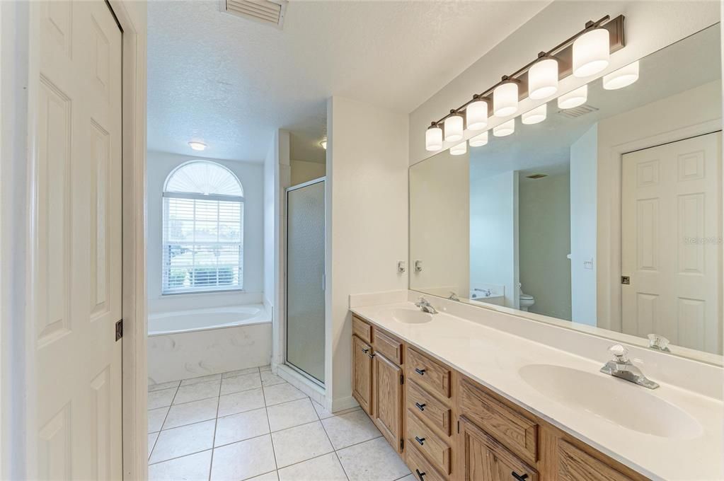 For Sale: $475,000 (3 beds, 2 baths, 1811 Square Feet)