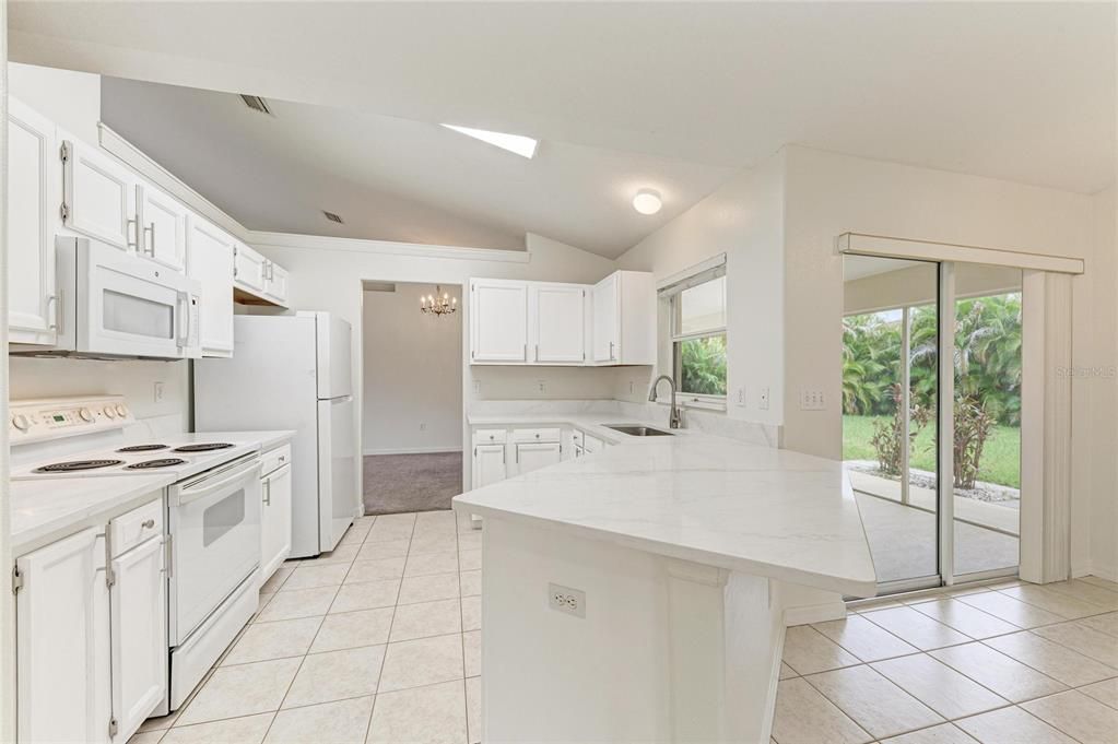 For Sale: $475,000 (3 beds, 2 baths, 1811 Square Feet)