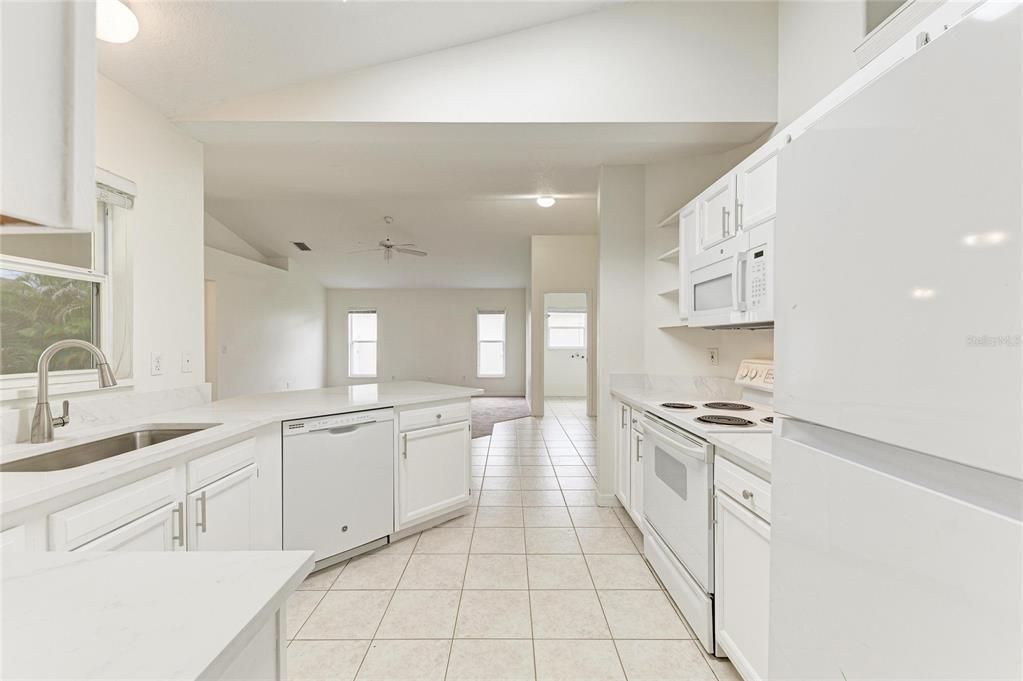 For Sale: $475,000 (3 beds, 2 baths, 1811 Square Feet)