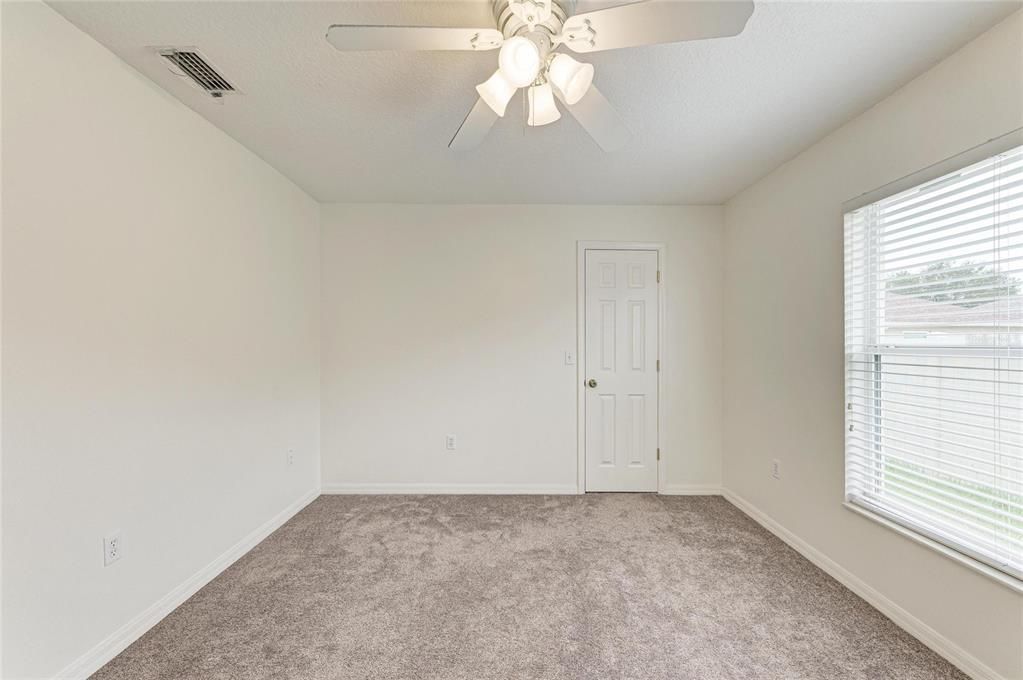 For Sale: $475,000 (3 beds, 2 baths, 1811 Square Feet)