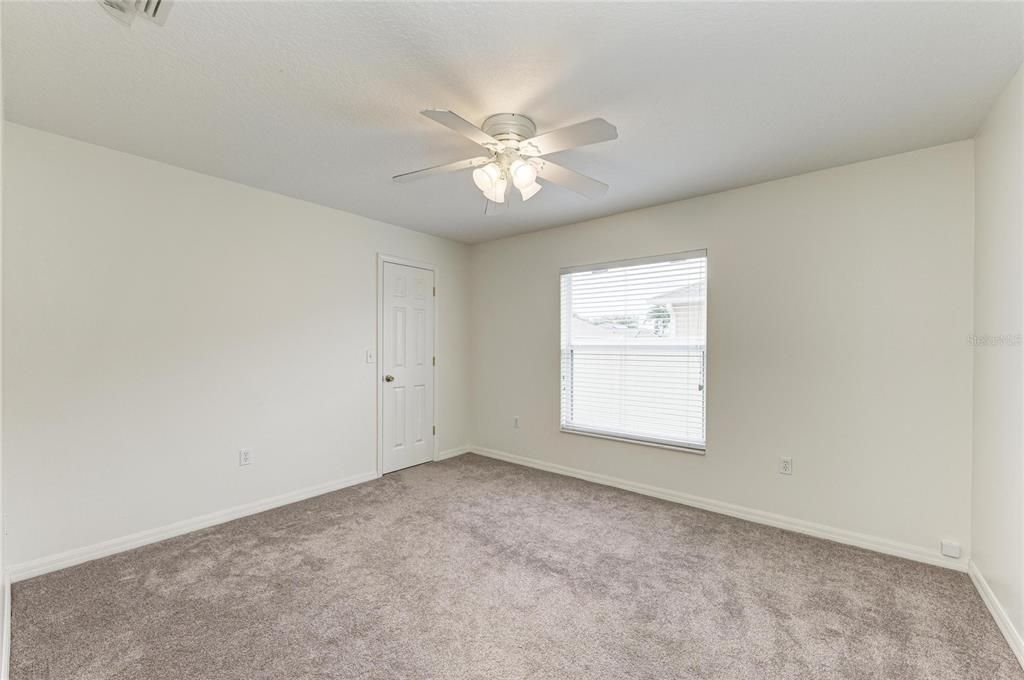 For Sale: $475,000 (3 beds, 2 baths, 1811 Square Feet)