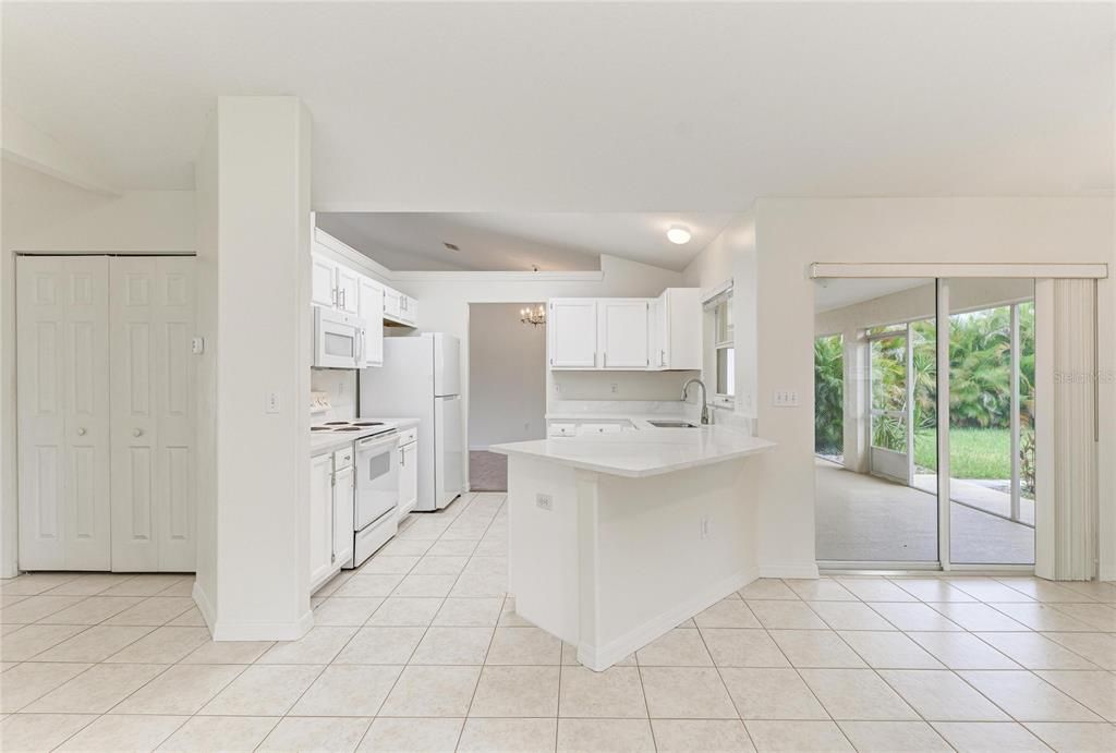 For Sale: $475,000 (3 beds, 2 baths, 1811 Square Feet)