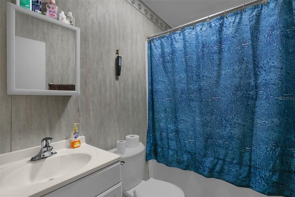 En Venta: $249,000 (4 camas, 0 baños, 1400 Pies cuadrados)
